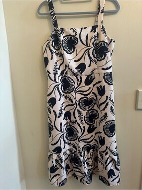 Ann Taylor Beige and Black Floral A-Line Dress with Ruffle at Bottom Size 8